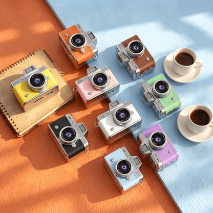 🎁 Mini Retro Digital Camera with Necklace & Clip – Pocket-Sized Christmas Gift